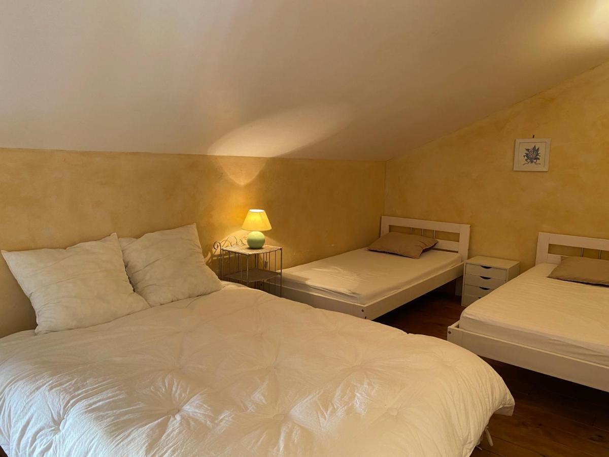 Le Clos des Figuiers - 3 Gîtes de caractère Duravel Esterno foto